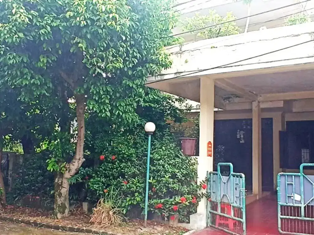 Jual rumah sangat strategis di Taman Yasmin sektor 3.