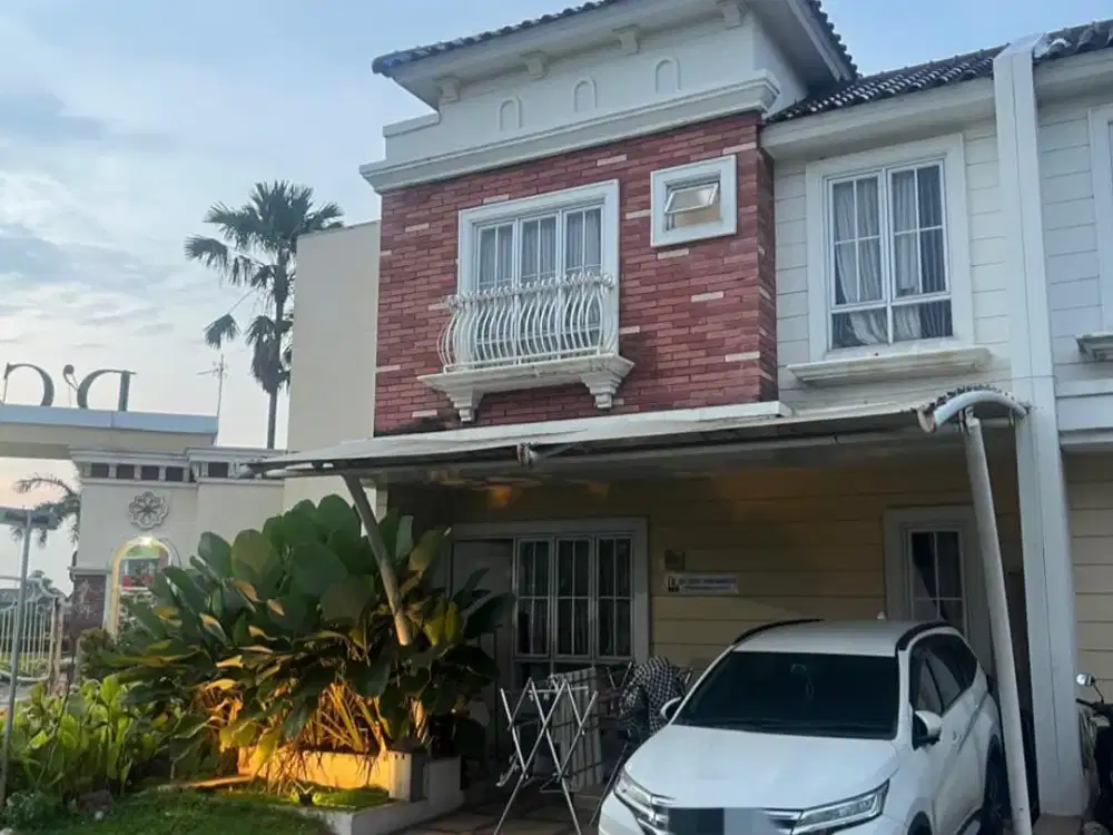 Rumah Hook Depan Taman di Cluster D'Cataluna, Jababeka, Bekasi