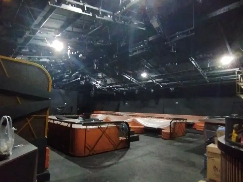 LANGKA BANGUNAN KOMERSIAL 0 JALAN RAYA MANYAR