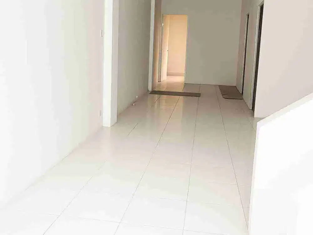 Disewakan Ruko di Jelambar, Jakarta Barat.