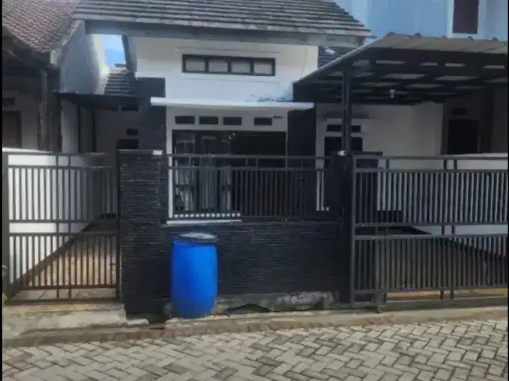 JARANG ADA RUMAH DEKAT TELKOM KOMPLEK PERMATA BUAHBATU 1