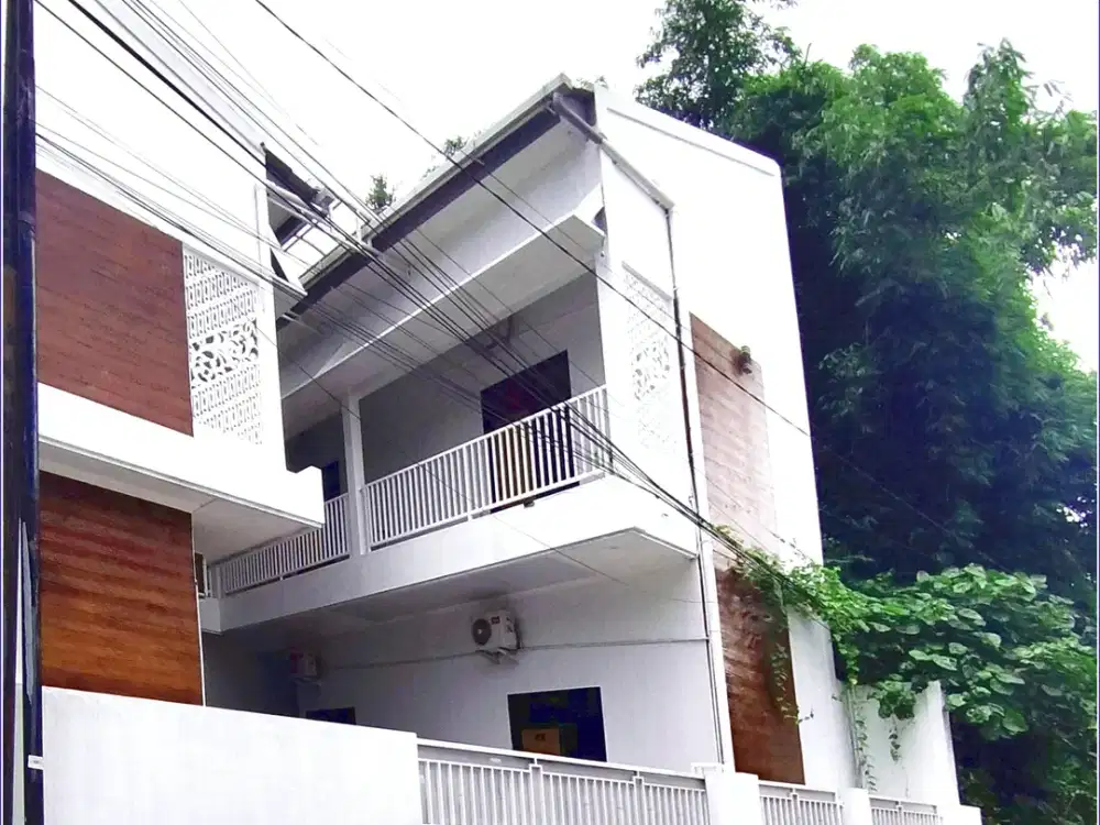 Kos Exklusif Full Penghuni, dijual murah dekat UGM JOGJA Area Monjali