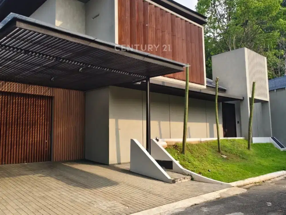 Rumah Dengan Swimming Pool Di Sektor 9 Gb17124