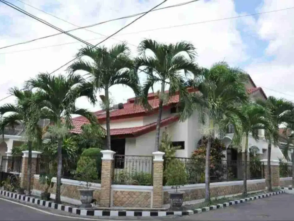 rumah 2 lt hook hanya 50 m dari jalan raya cengkeh suhat bagus buat kos elite sangat dekat kampus UB Brawijaya dan polinema