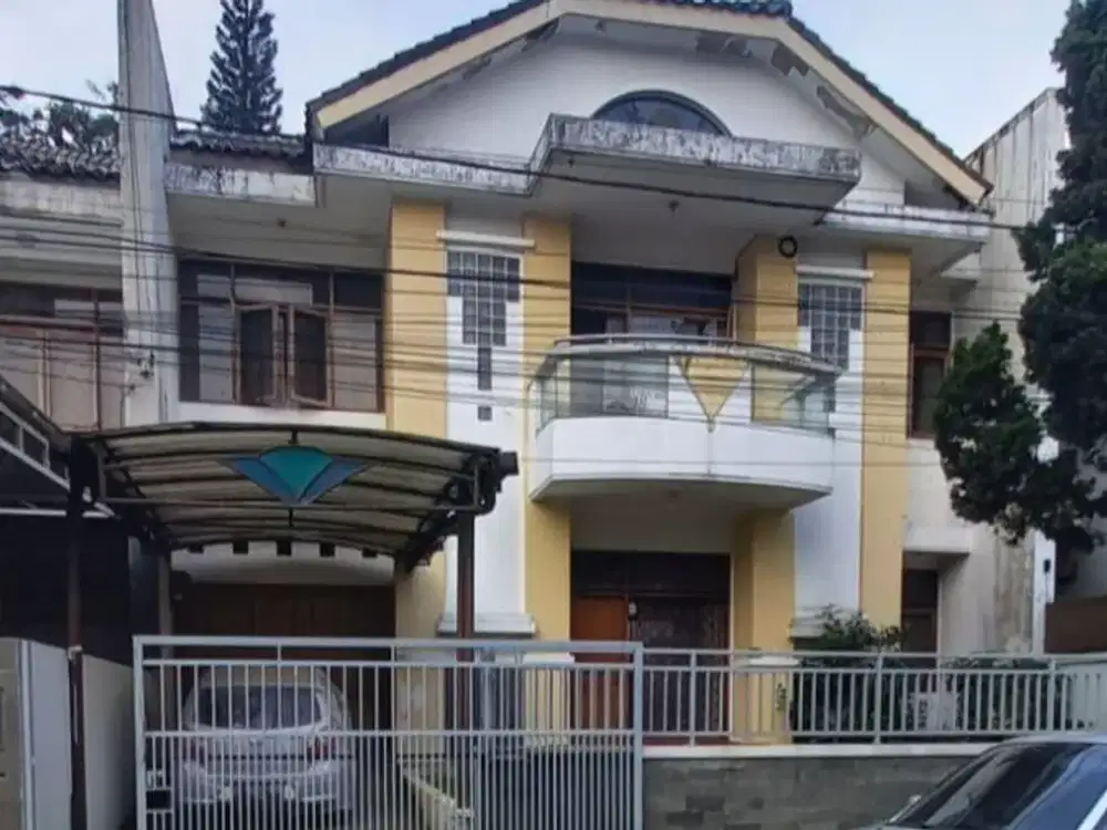 DIJUAL RUMAH KLASIK LINGKUNGAN ASRI UDARA SEJUK CIPAKU INDAH BANDUNG