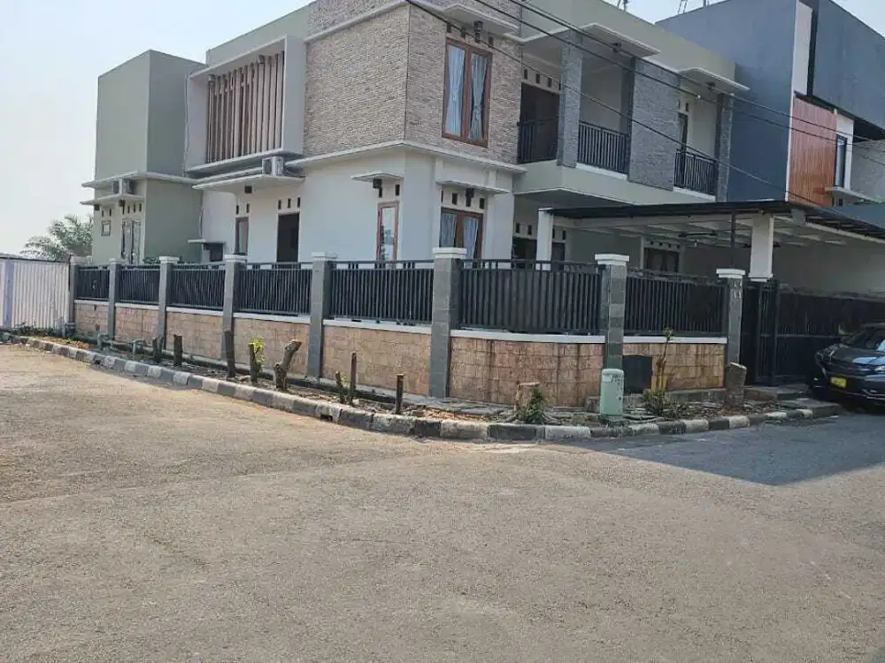 Rumah Besar Di Metland Cakung Jakarta Timur