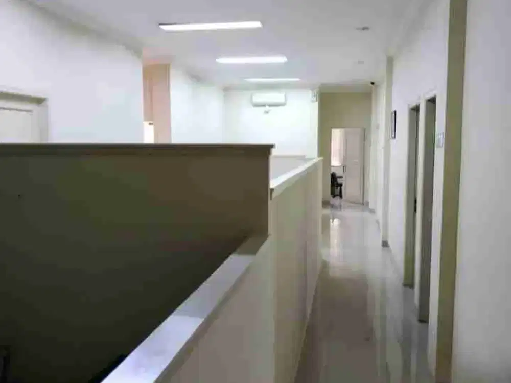 Dijual Bangunan Eks Kantor di pinggir jalan raya Arsono RM Ragunnan jakarta selatan