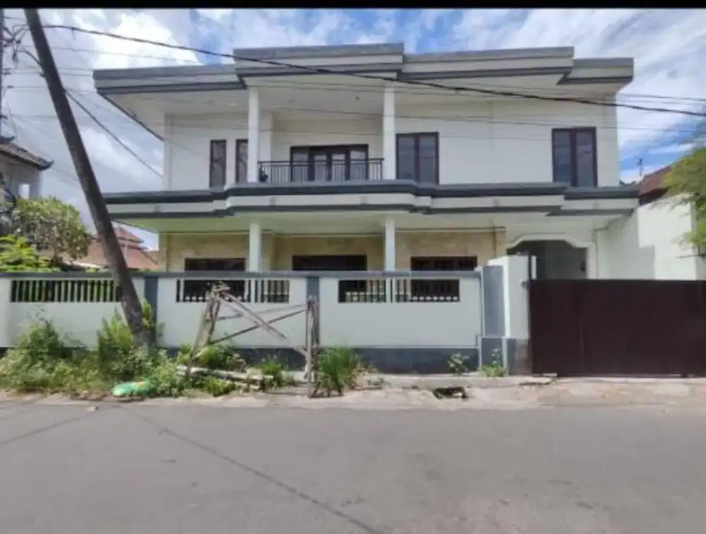 Jual rumah lantai 2 di Jl Bedahulu Gatot Subroto Gatsu Denpasar Bali