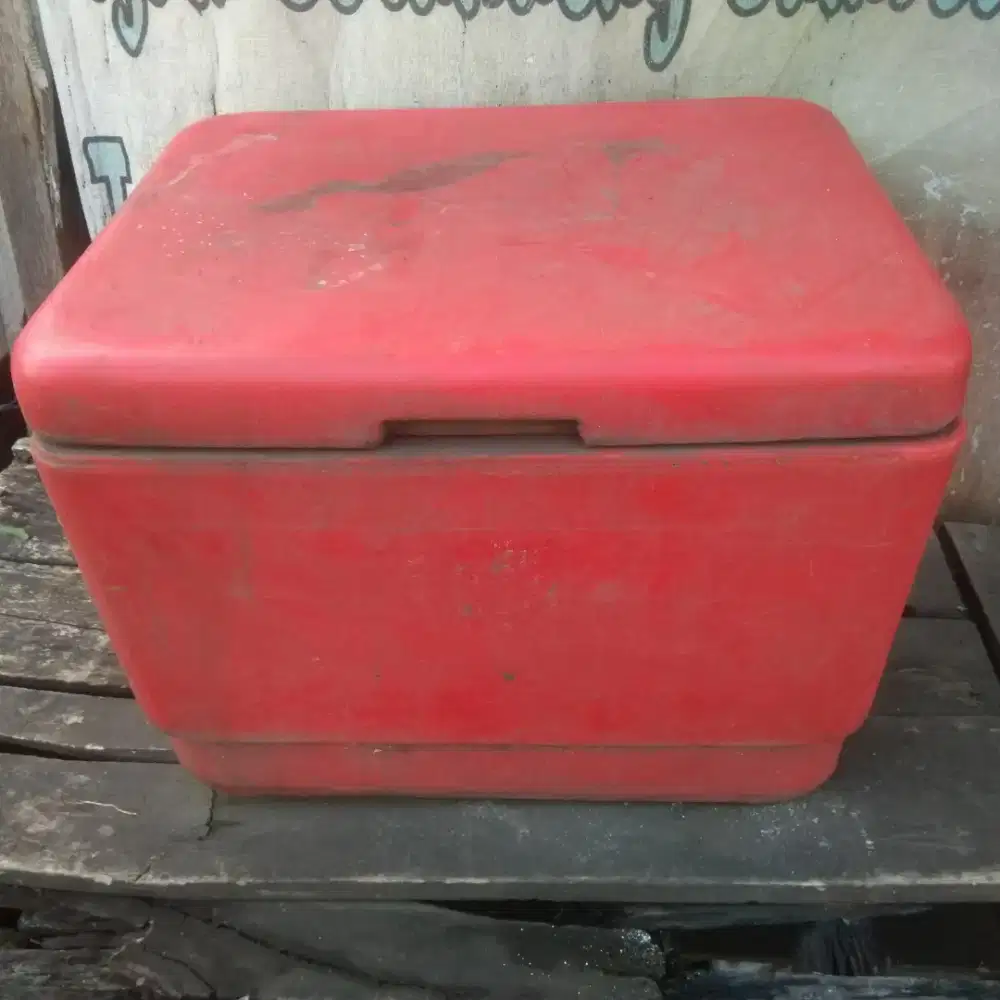 Cooler Box / Kotak Pendingin / Penyimpan Es - Bekas Coca Cola