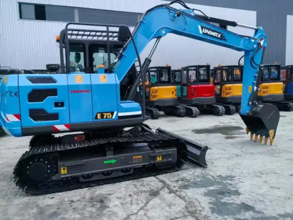 Excavator PC 75 Unimax