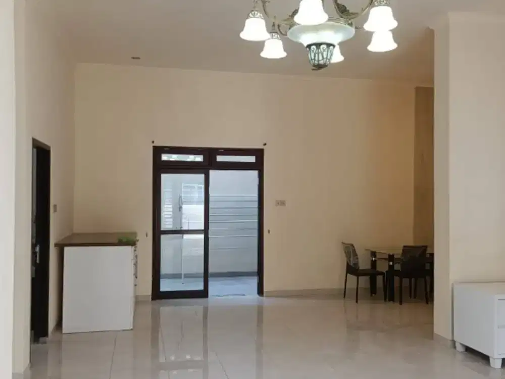 Turun Harga, Rumah Mulyosari Baru Renov Full Furnish