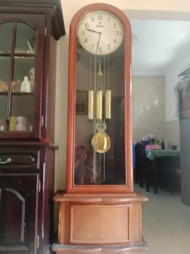 Jam lemari perempatan junghan