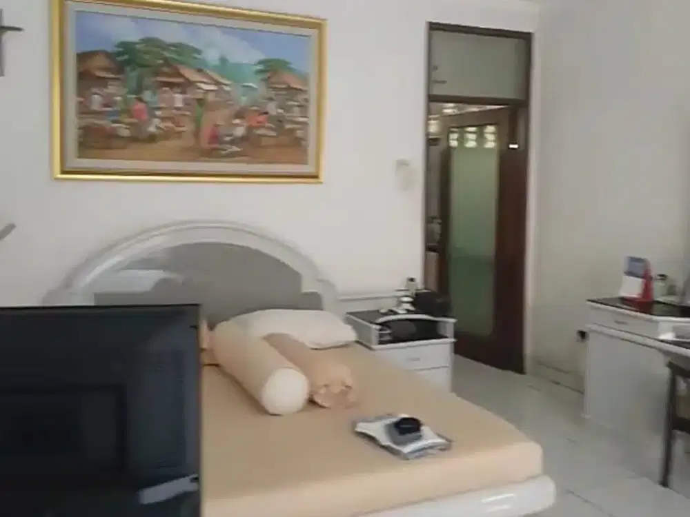 Dijual Rumah Ada Kamar Pembantu Semi Furnished di Area Pasteur