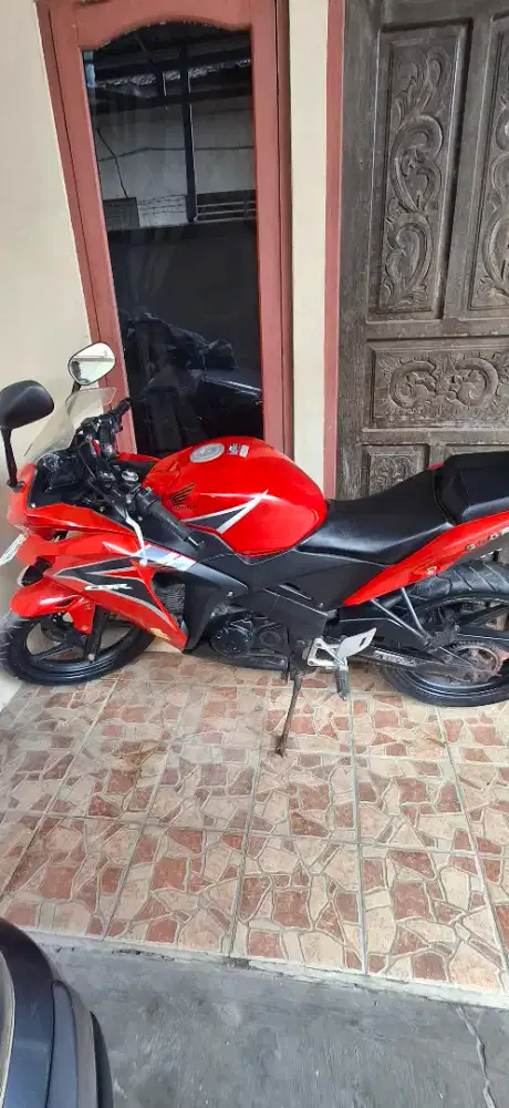 Honda CBR 150 thn 2013