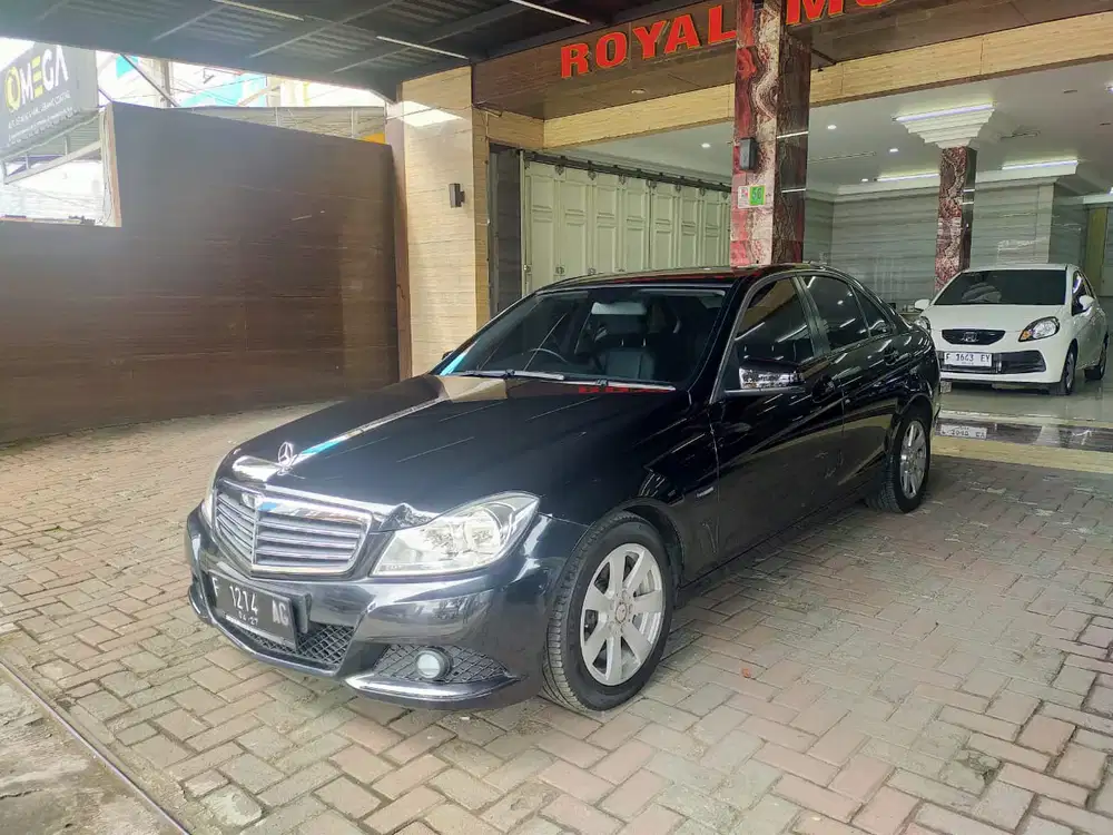 Mercedes-Benz C200 2012 Bensin