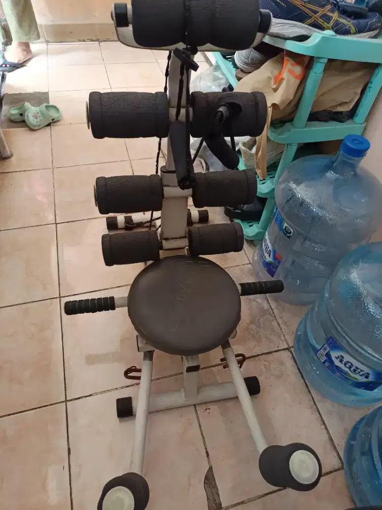 Alat fitness sit up