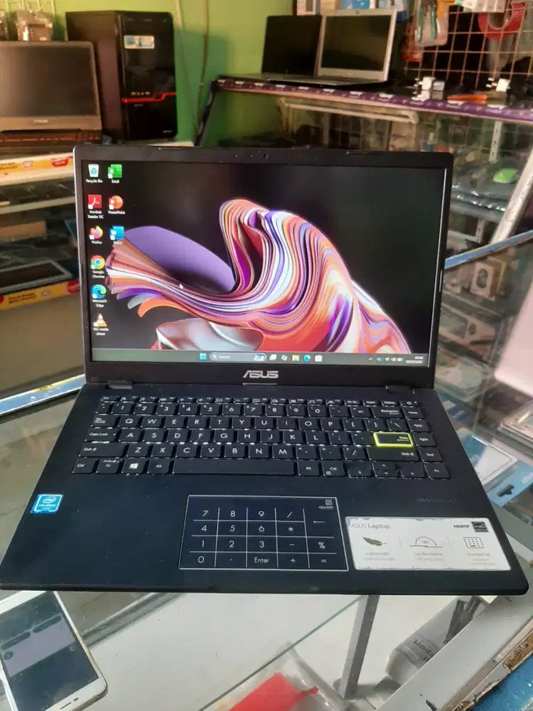 ASUS E410M Intel N4020 4GB RAM 256GB