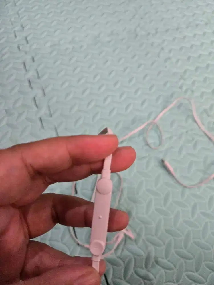 Belkin G3H0002bt White SoundForm Wired Earbuds with USB-C Connector