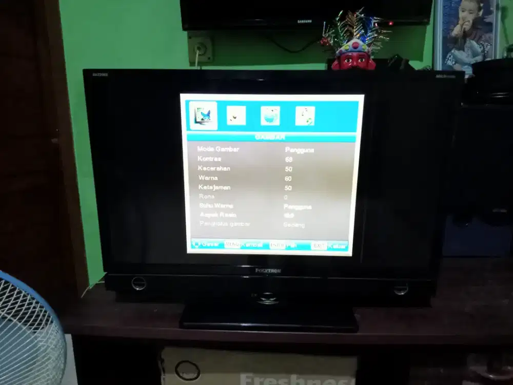 Jual tv politron 32 linc kondisi nyala bagus minum garis seperti foto