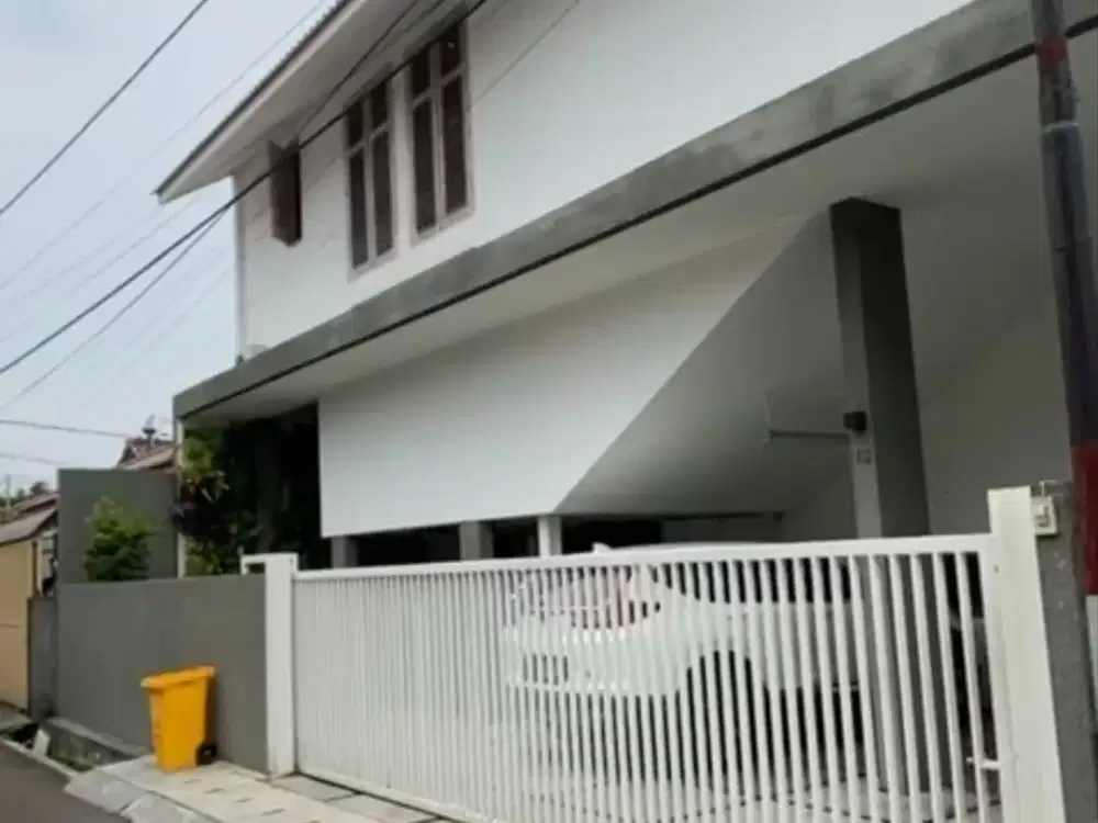 Rumah Hook 2,5 Lt Desain Arsitek Ternama di Pulomas Jakarta Timur