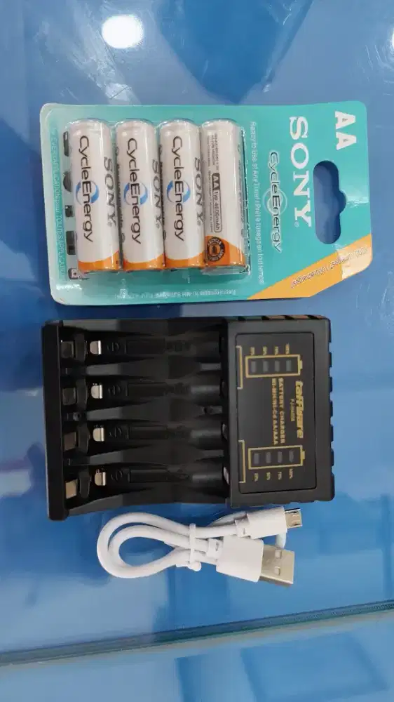 4 Baterai AA Charger + Adaptor