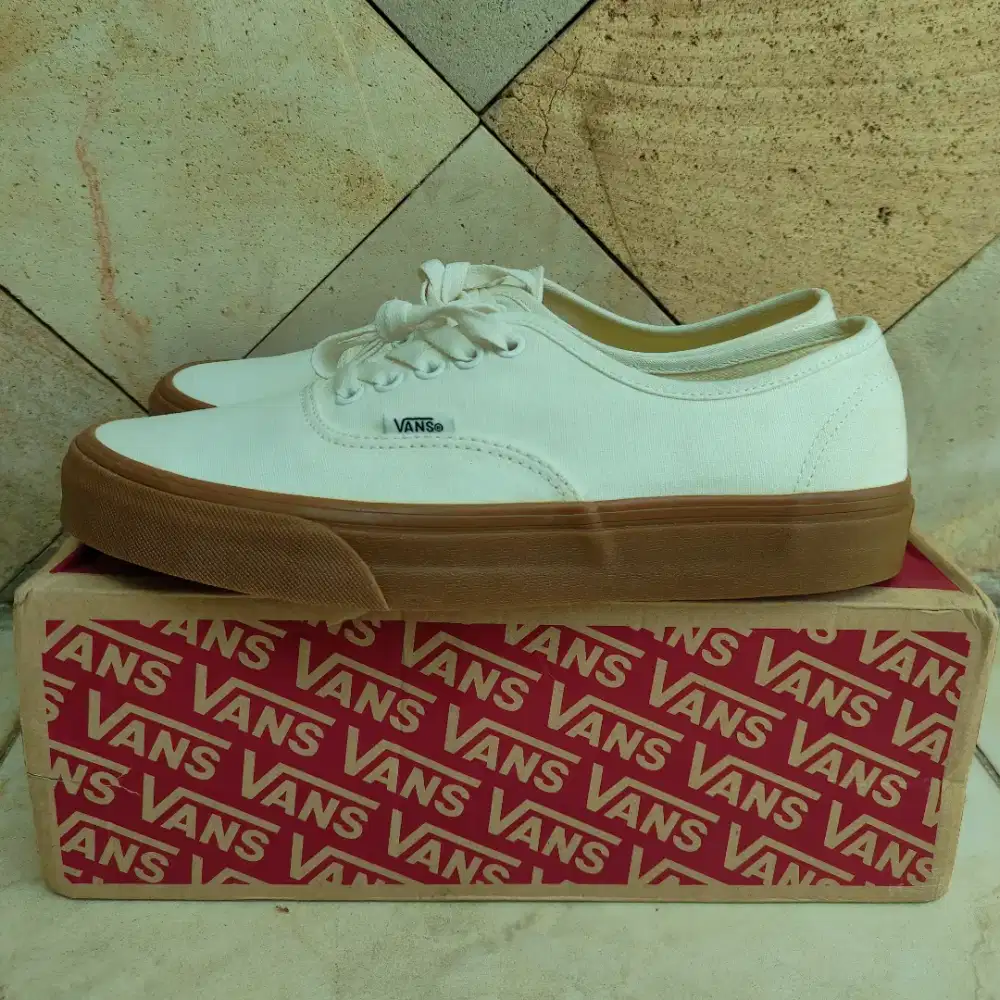 Vans Authentic Marshmallow Gum BNIB ORIGINAL NAVYA no Black White