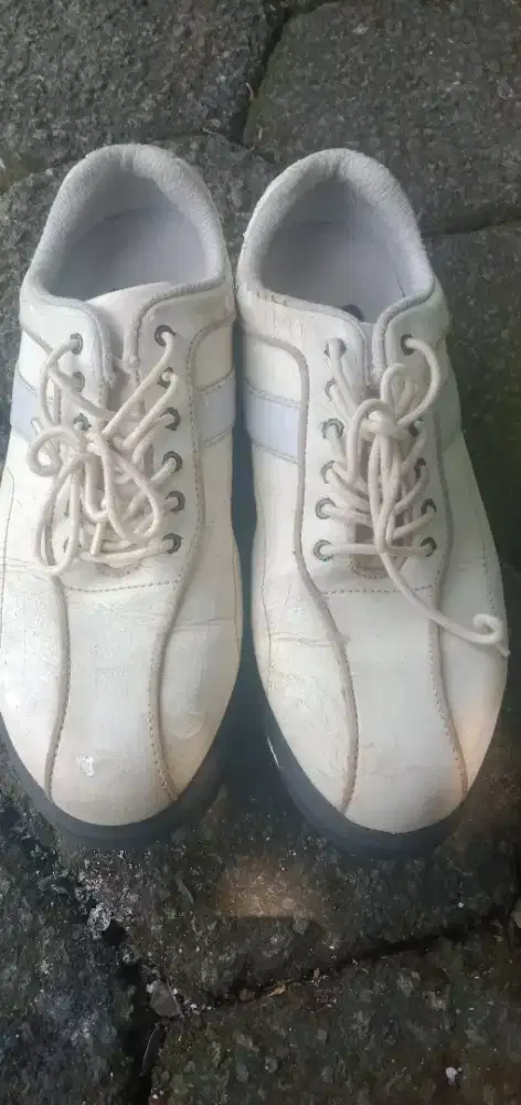Sepatu golf anak ori