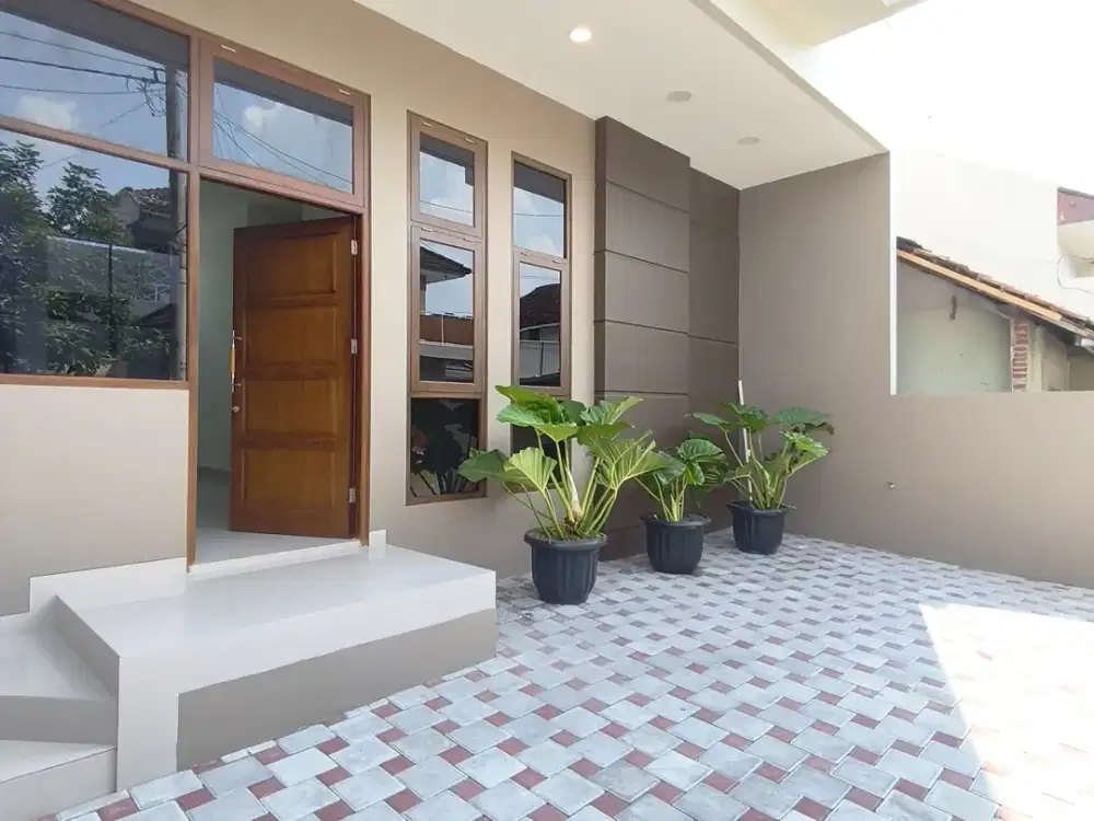 Turun Harga! Dijual Cepat, Rumah 2 Lantai Di Condongcatur Sleman