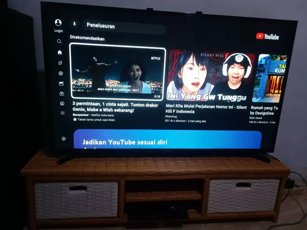 Smart tv Samsung 43 inch bisa YouTube l, Netflix, tiktok, dll