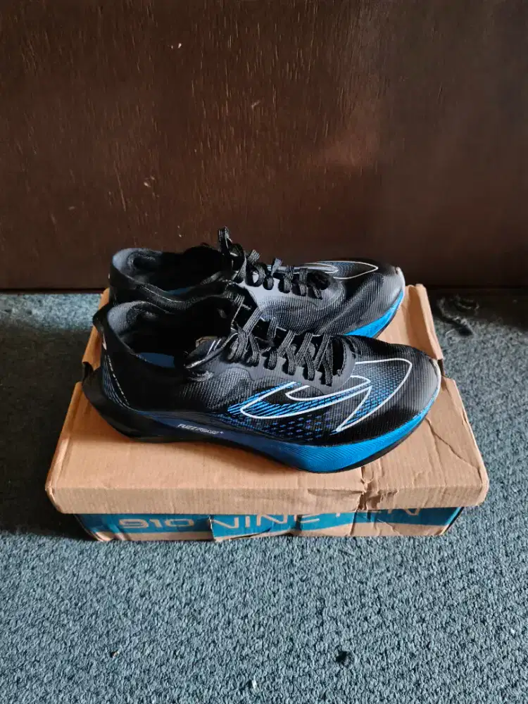 Sepatu Running 910 Haze Strike Pro