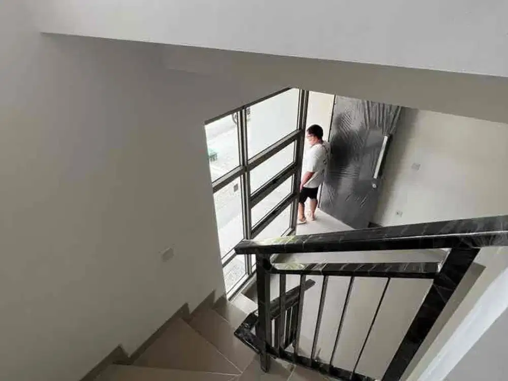 dijual rumah pik2 4,5x10