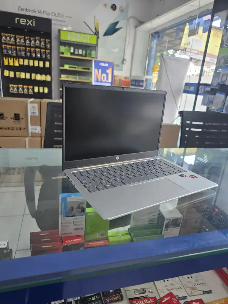 LAPTOP HP14S EM033 RYZEN 3 7320 RAM 8GB SSD 512GB