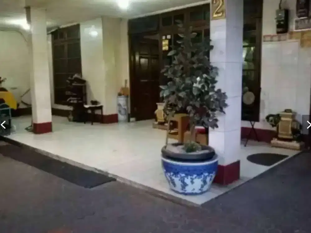 DIJUAL CEPAT RUMAH SIAP HUNI DI JAKARTA SELATAN LOKASI SANGAT STRATEGIS