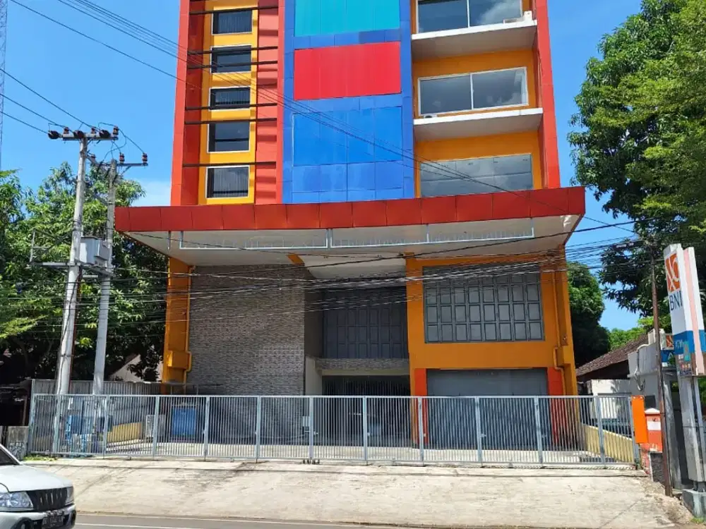 Gedung Cocok Untuk Kantor dan Usaha di jalan RAtulangi Makassar