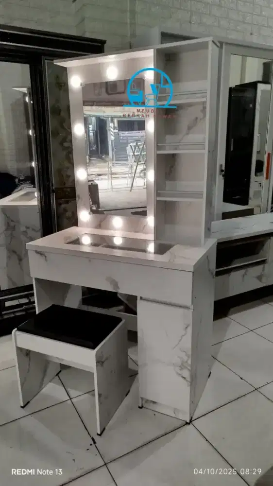 Diskon Meja Rias Lampu LED Dapatkan Voucher Pembelian 25rb