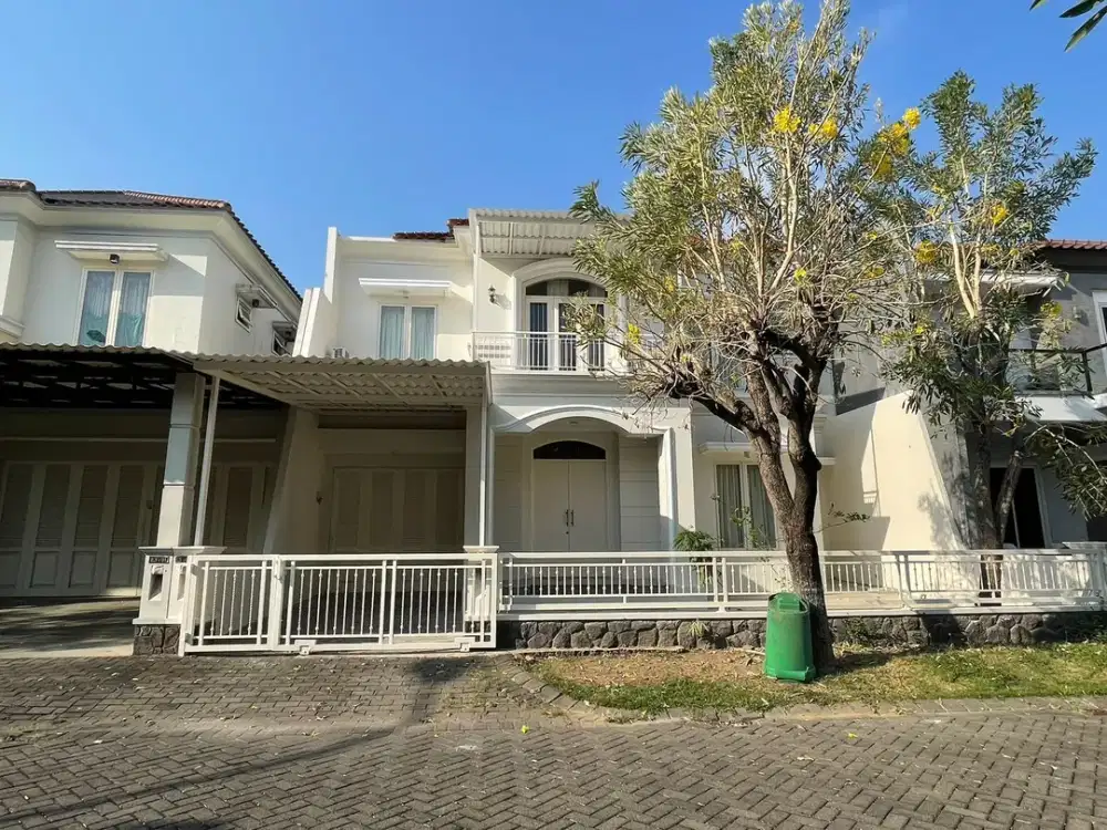 Disewakan Rumah 2 Lantai Furnish Semi Classic di Wisata Bukit Mas