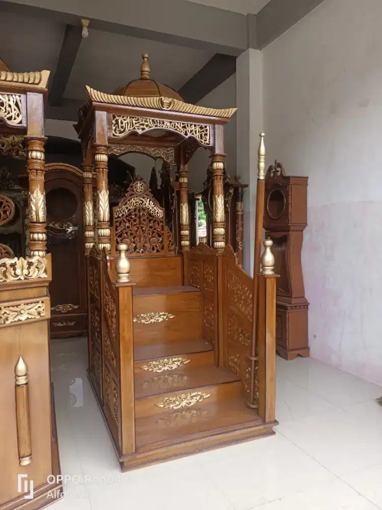 Mimbar masjid kubah 60