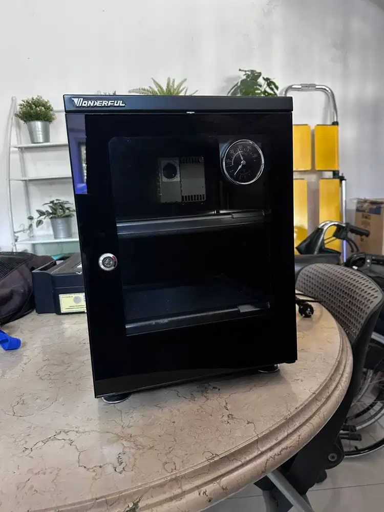 Dry Cabinet Wonderful AD-040C. Kapasitas 40 Liter Penyimpanan Kamera
