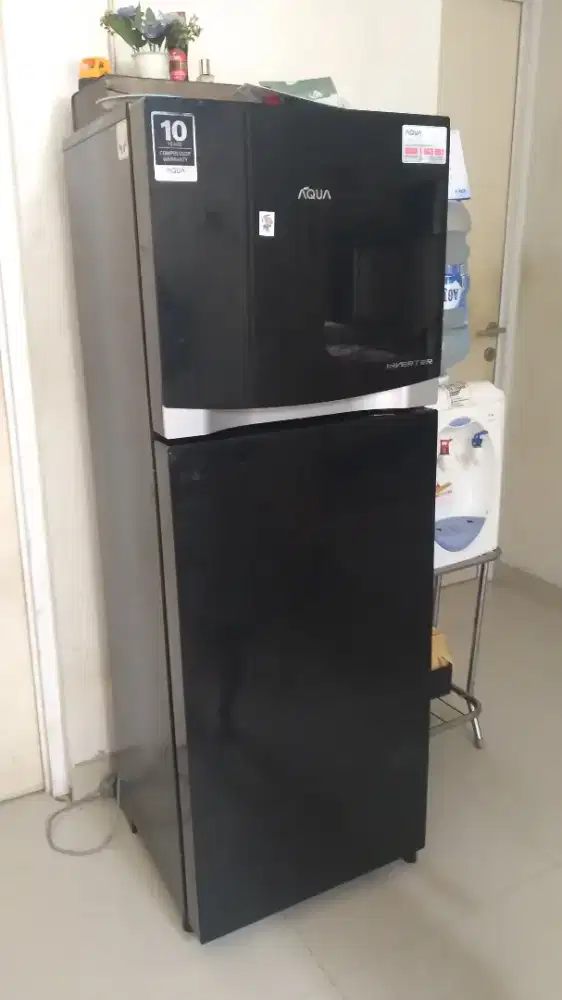 dijual kulkas merk Aqua