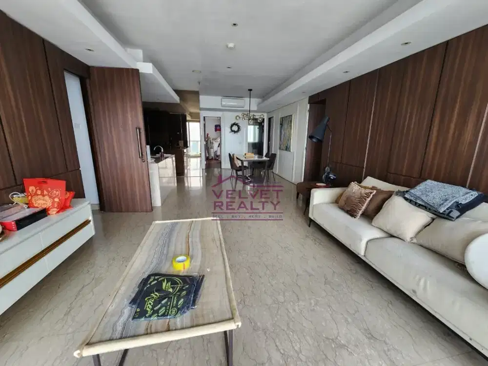 Dijual Apartemen Royale Springhill Kemayoran 3+1BR Luas 196m2  VR1043