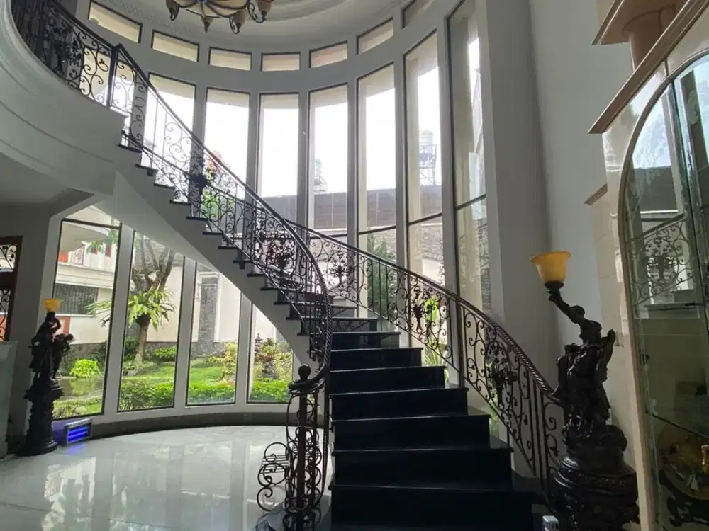 Dijual Rumah Mewah Area Batununggal