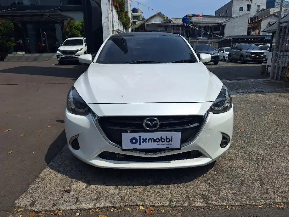 DP MURAH Mazda 2 1.5 R Skyactiv Bensin-AT 2016 Merah CTKJB