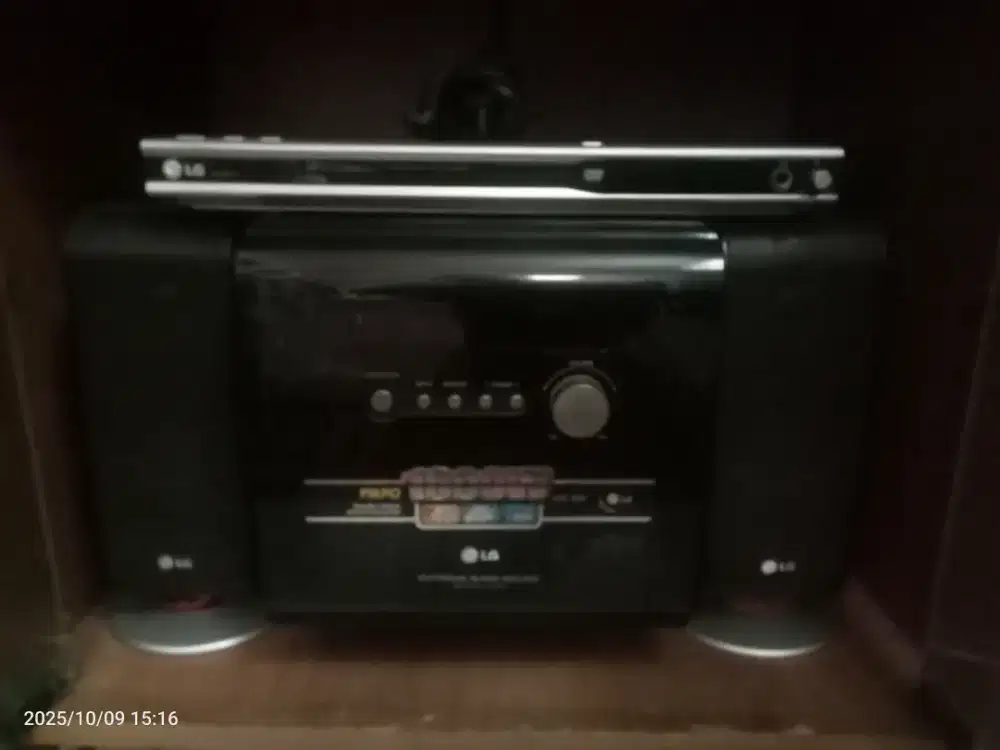 Satu set Compo merk LG