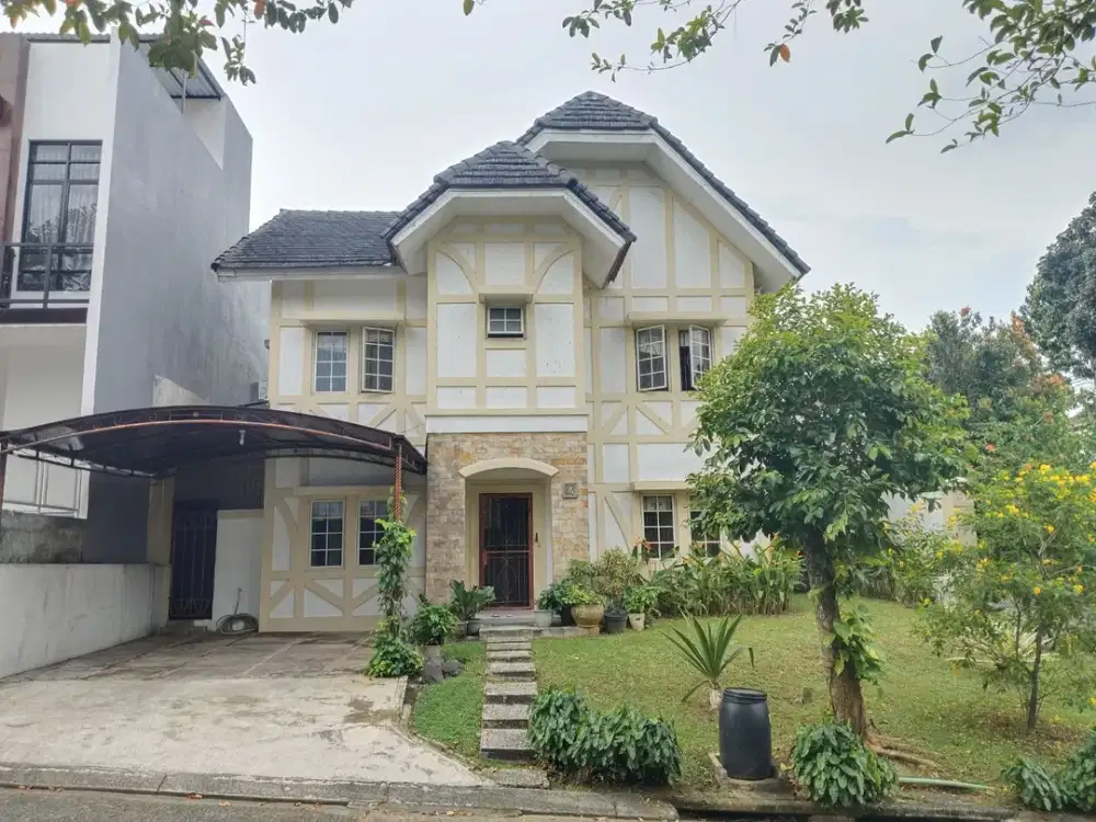 Rumah Clasik siap huni,ada Hook cluster elit ada cluster terdepan ,halaman belakang luas,Sentul City