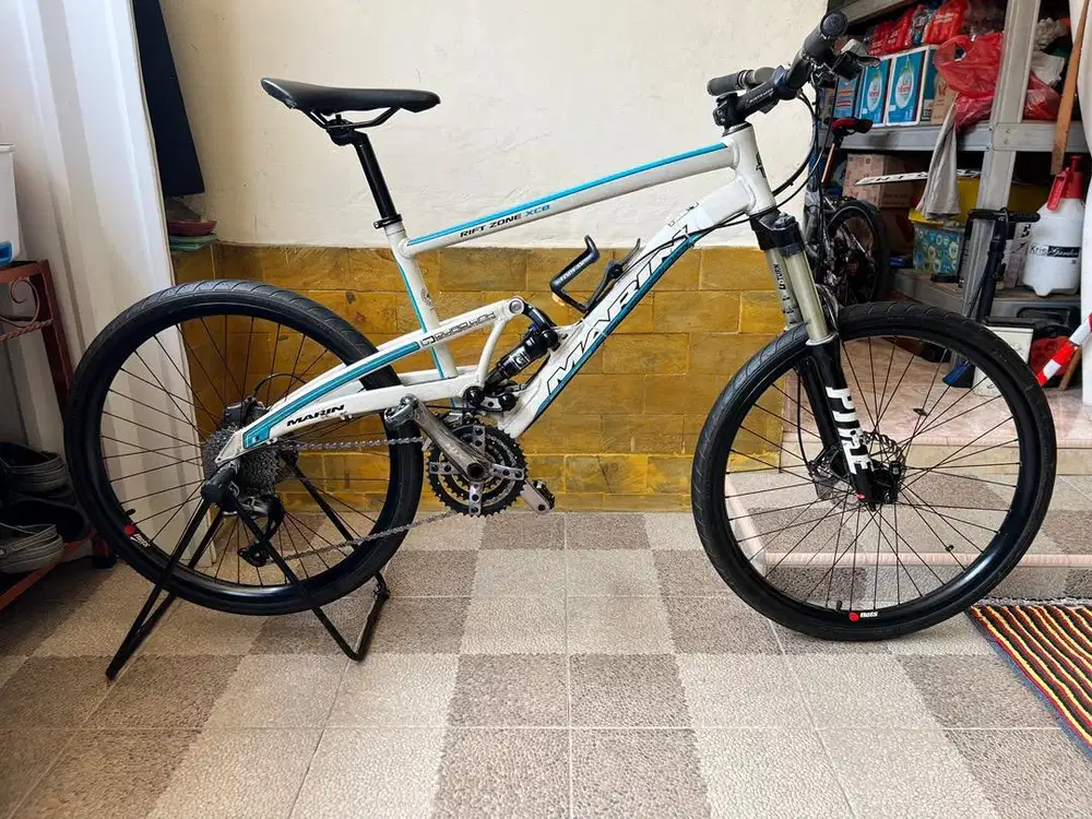 Sepeda MTB Marin Rift Zone XC8 Full Suspension