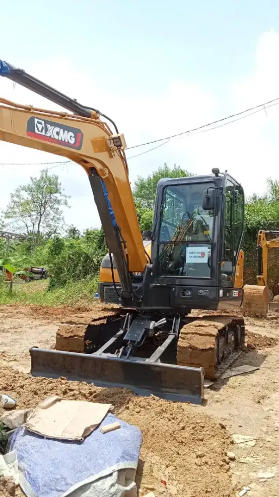 Excavator Mini XCMG XE60GA th 2025 harga 450jt NEGO di Samarinda