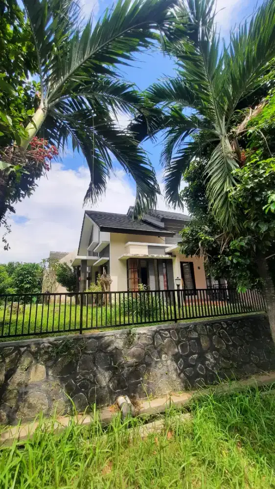 Dijual Rumah BNR—Asri, Fasilitas Lengkap, Akses Mudah ke Pusat Kota