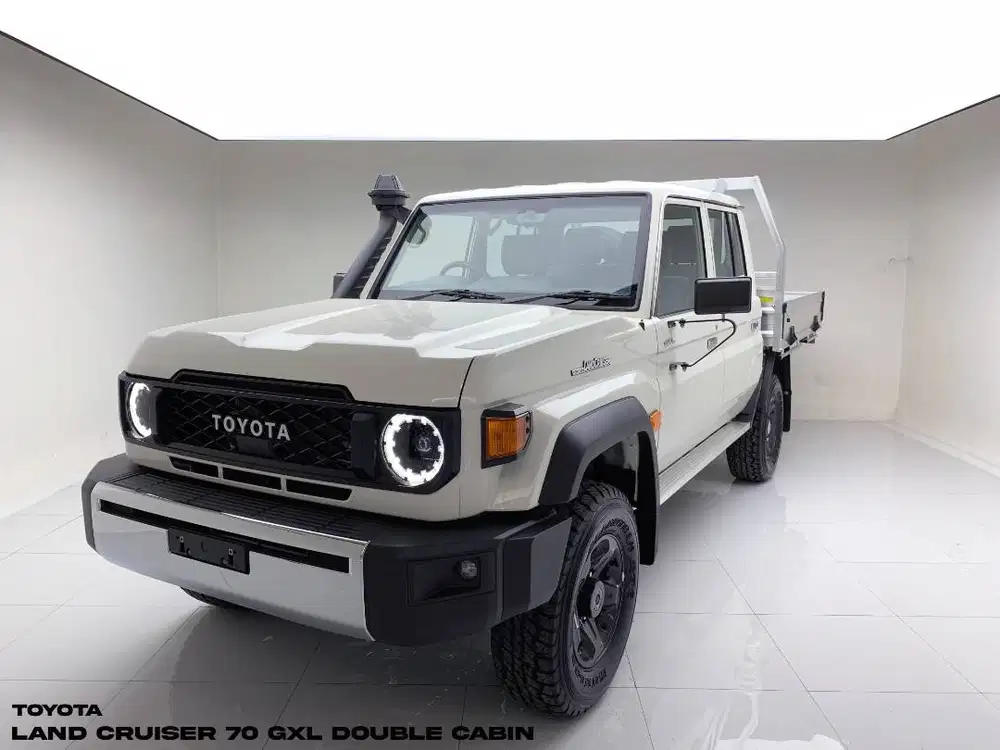 TOYOTA LAND CRUISER 70 GXL DOUBLE CABIN 2.8L DIESEL 2025 WHITE ON BLAC