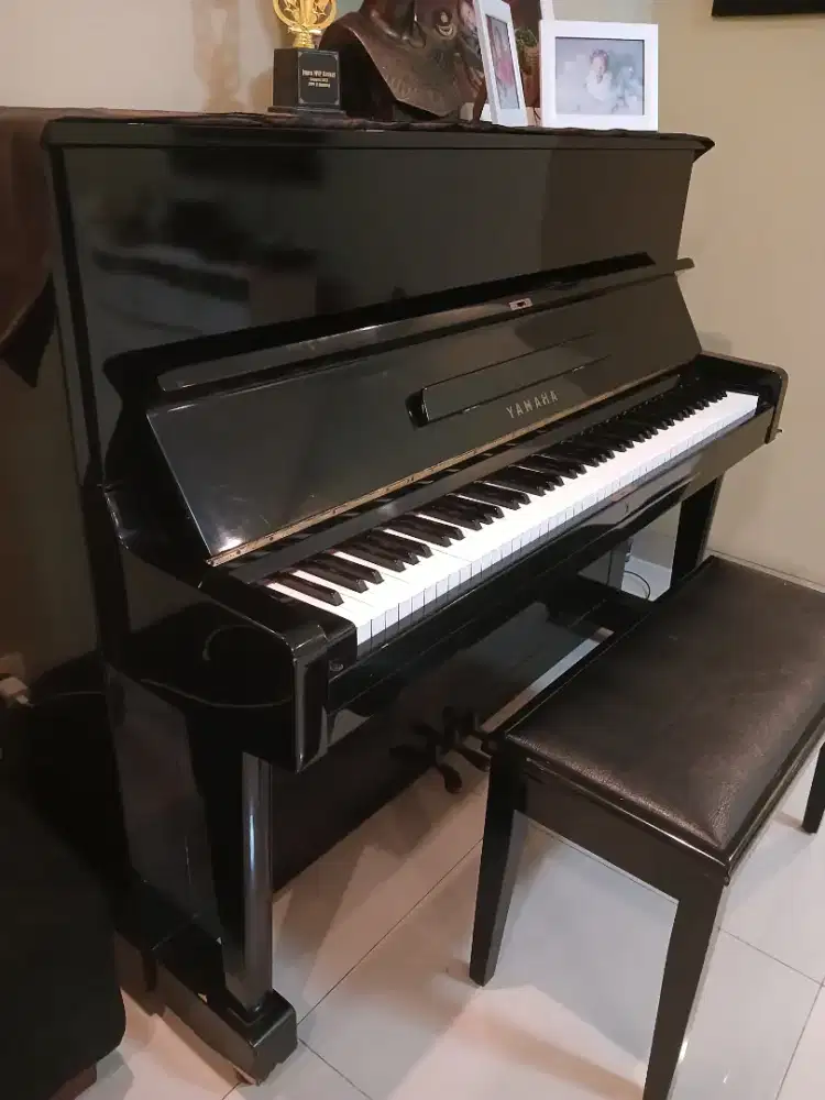 Piano Yamaha U1 Nippon Gakki Mulus Kinclong