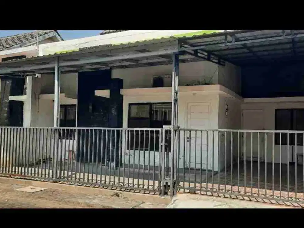 Di sewakan blakang Fave Manahan